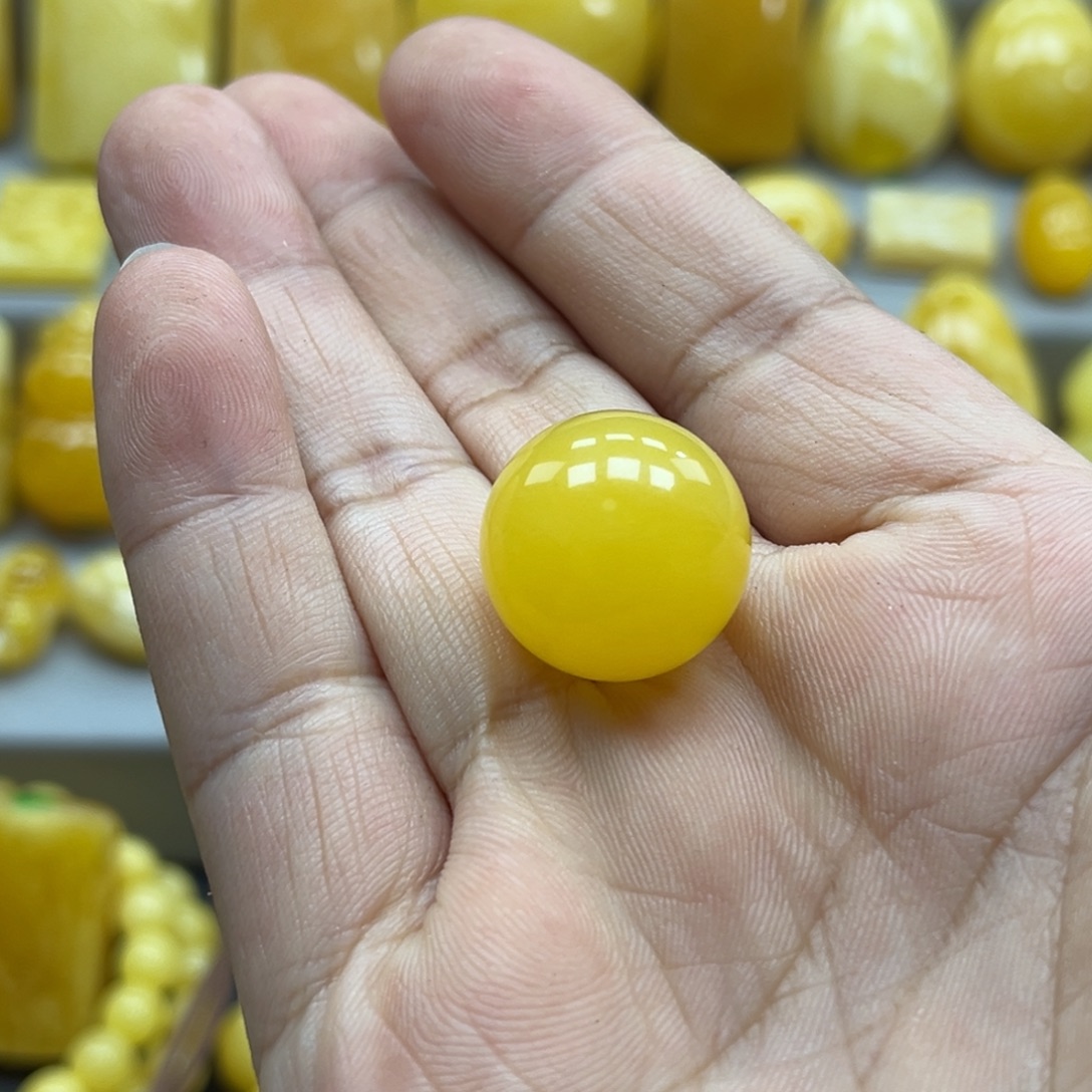 蜜蜡未镶嵌珠宝奇石