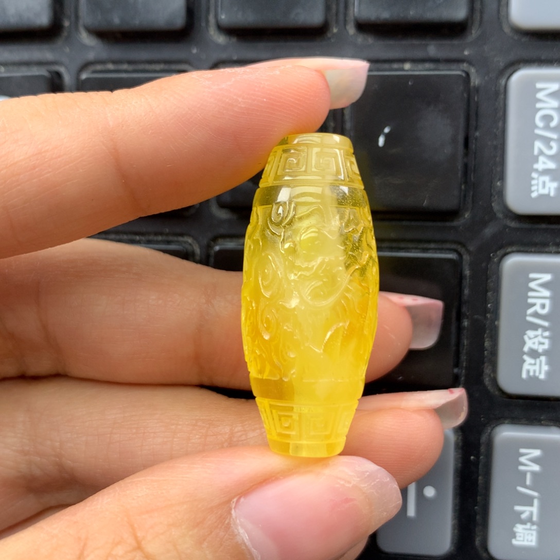 琥珀未镶嵌珠宝奇石32m14m