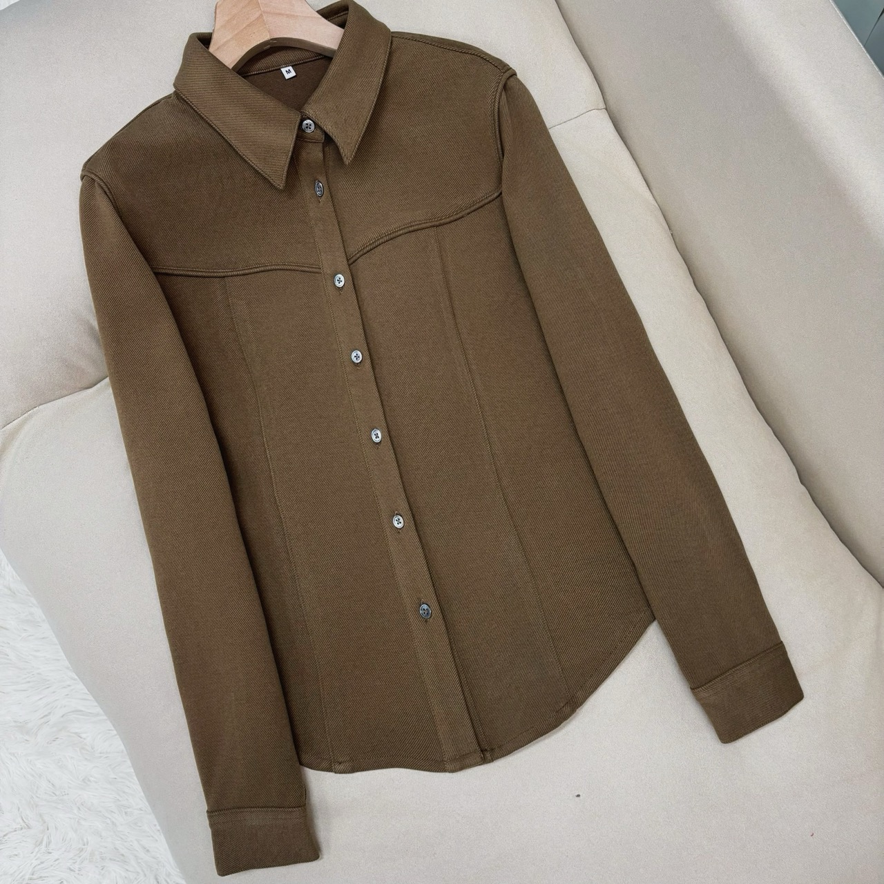 女士通勤衬衫 百搭秋季显瘦咖色衬衣