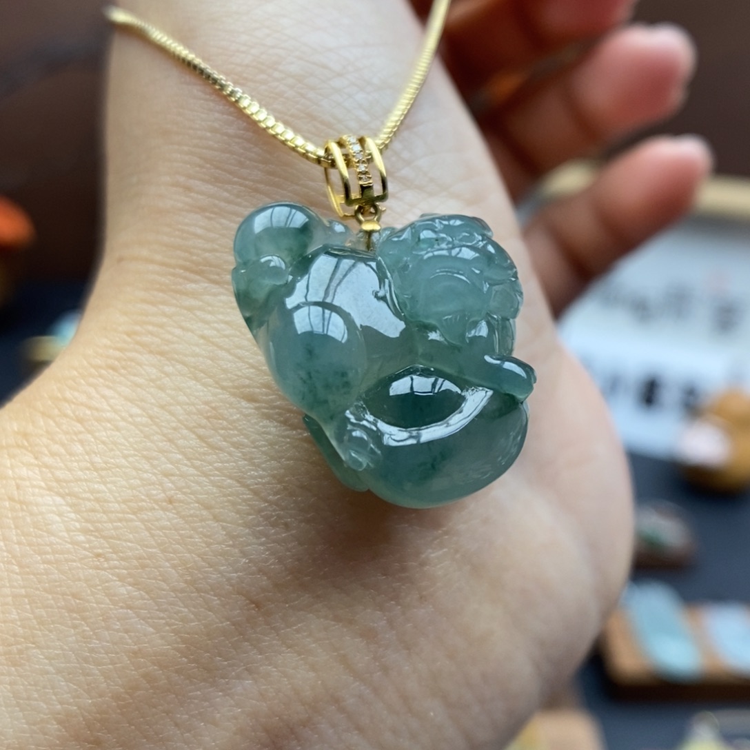 【闪购商品】颈饰18K金镶嵌翡翠64