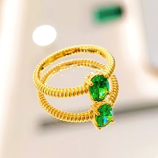 世嘉足金999黄金镶嵌绿宝石时尚流行戒指WY