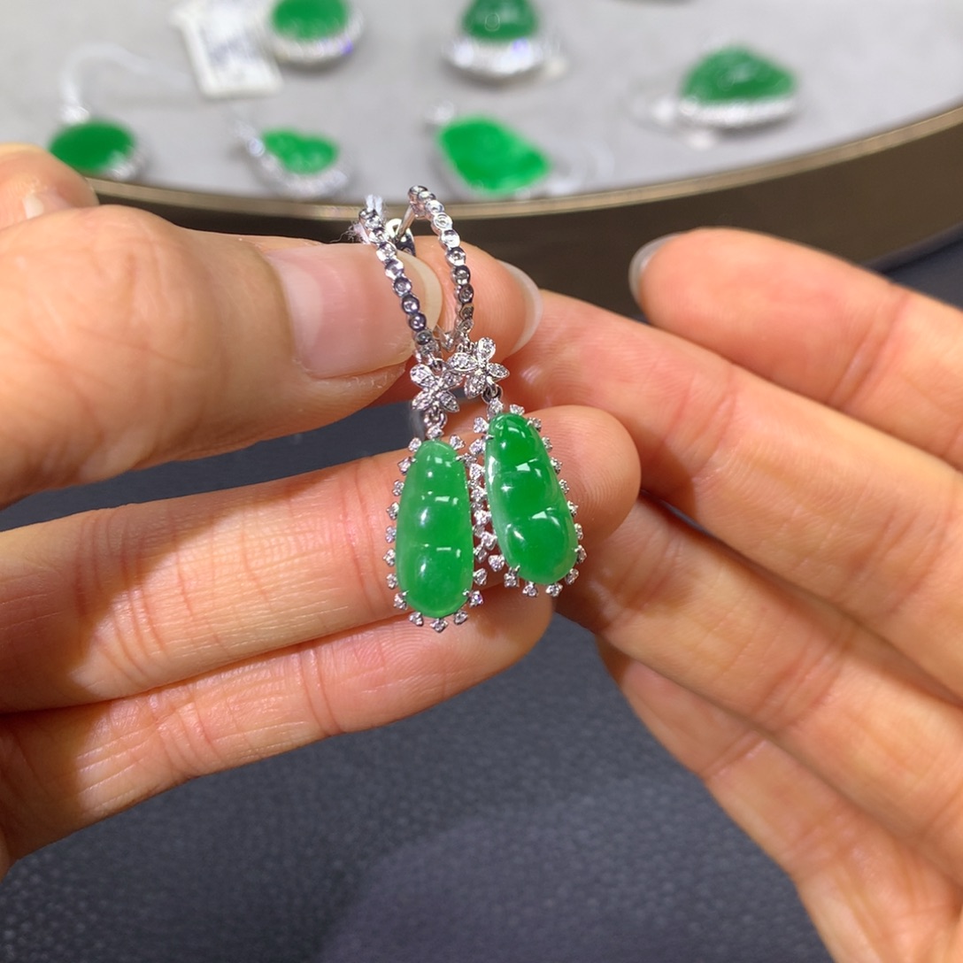 翡翠耳饰18K金镶嵌翡翠