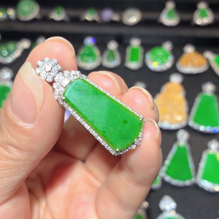 翡翠18K金镶嵌吊坠(不含链)翡翠