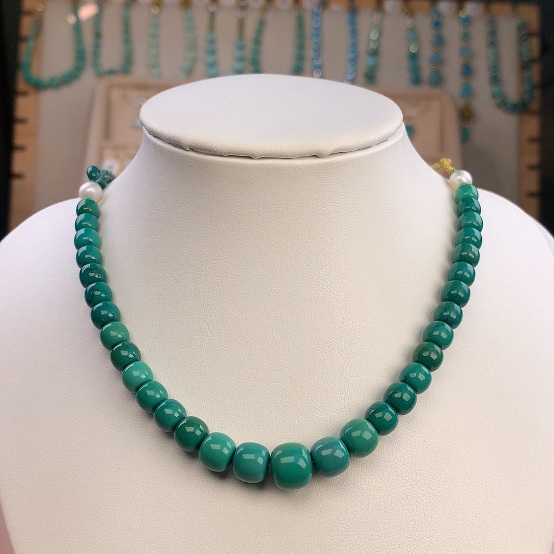 绿松石未镶嵌颈饰