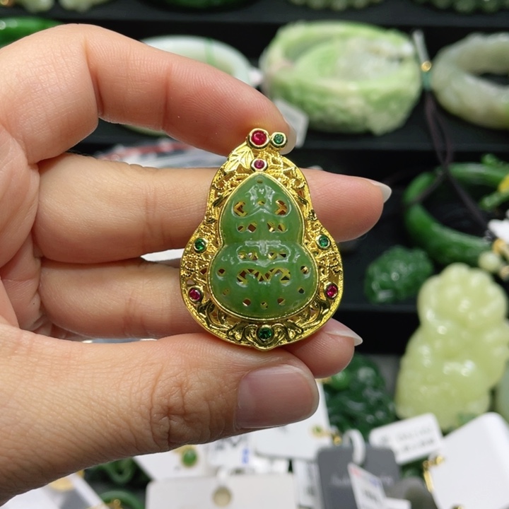 和田玉吊坠未镶嵌