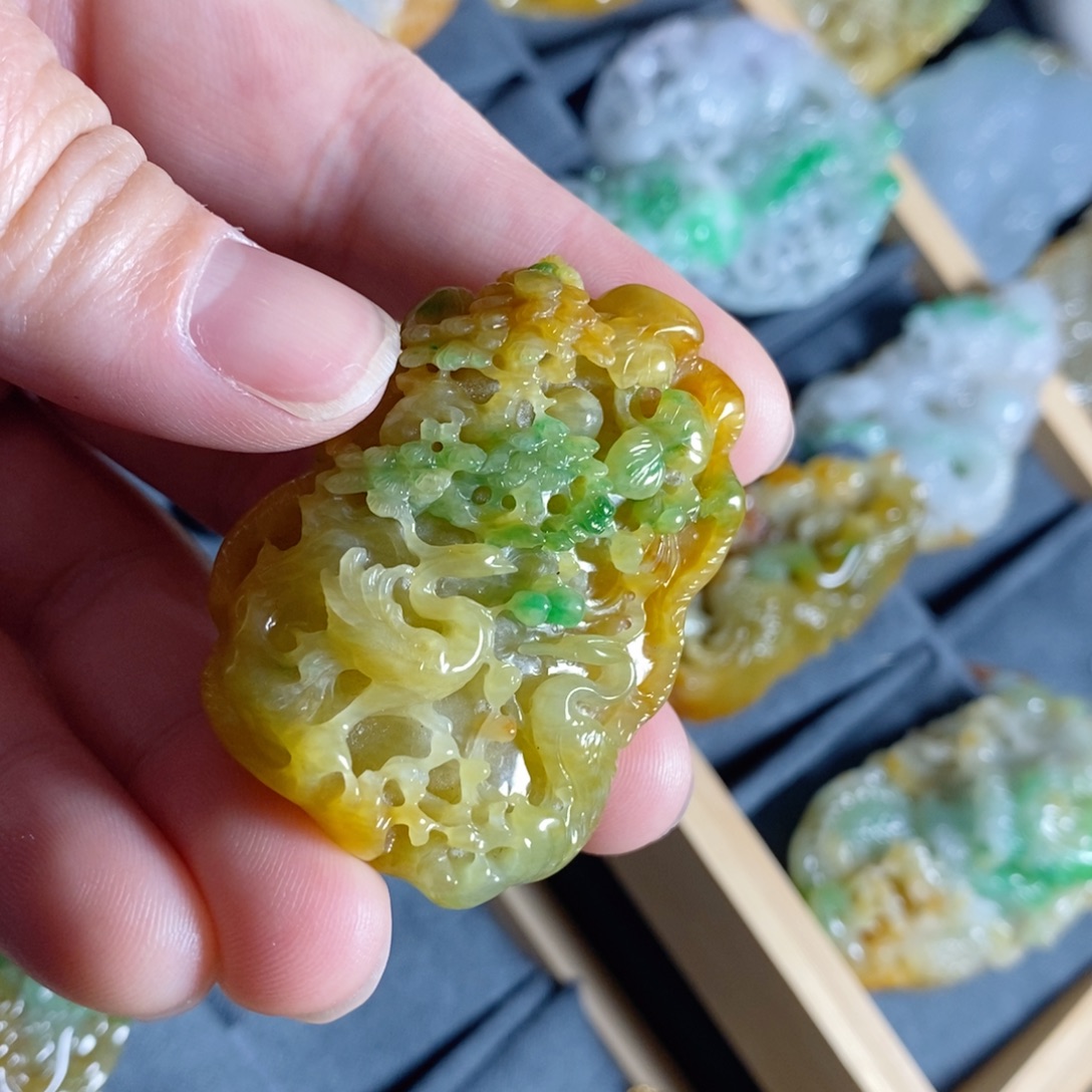 翡翠未镶嵌颈饰翡翠松鹤延年