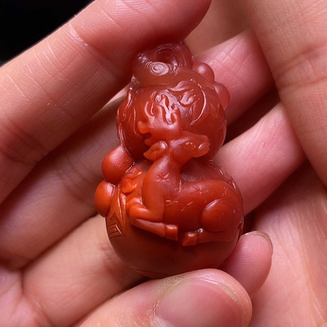 南红玛瑙吊坠未镶嵌