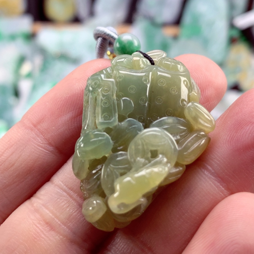 【闪购商品】翡翠吊坠(不含链)未镶嵌