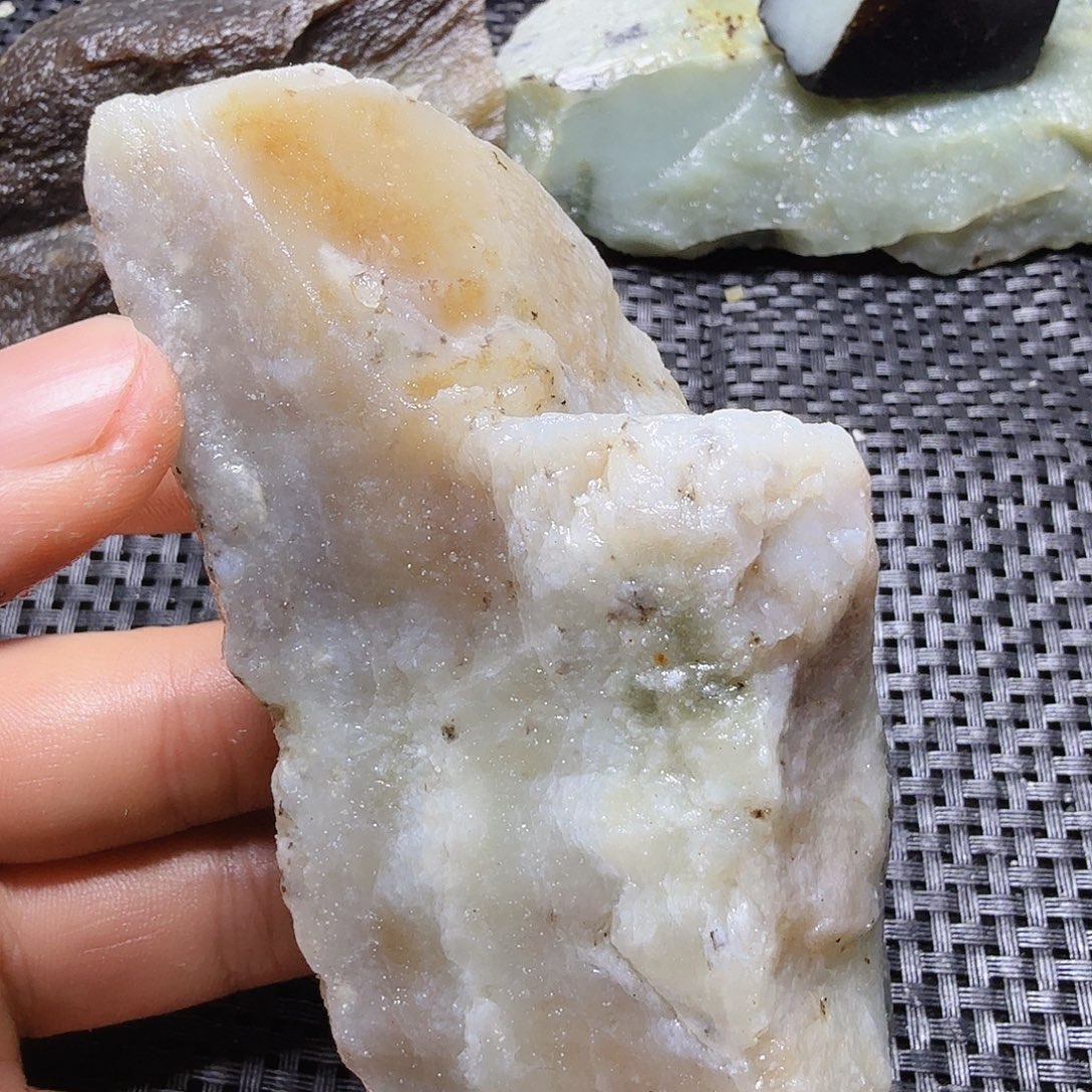 和田玉（糖玉）未镶嵌珠宝半成品