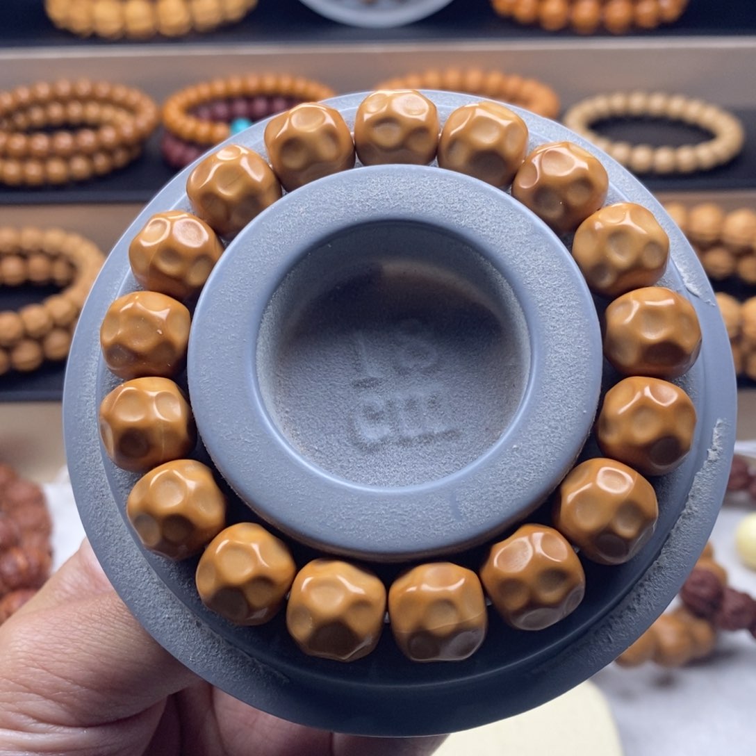 猴头核桃手串奶酪13mm