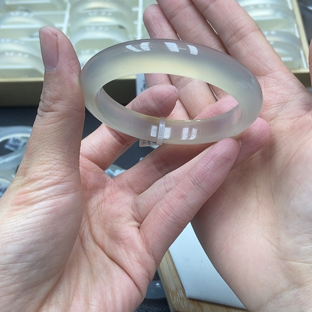 玛瑙/玉髓手镯未镶嵌007