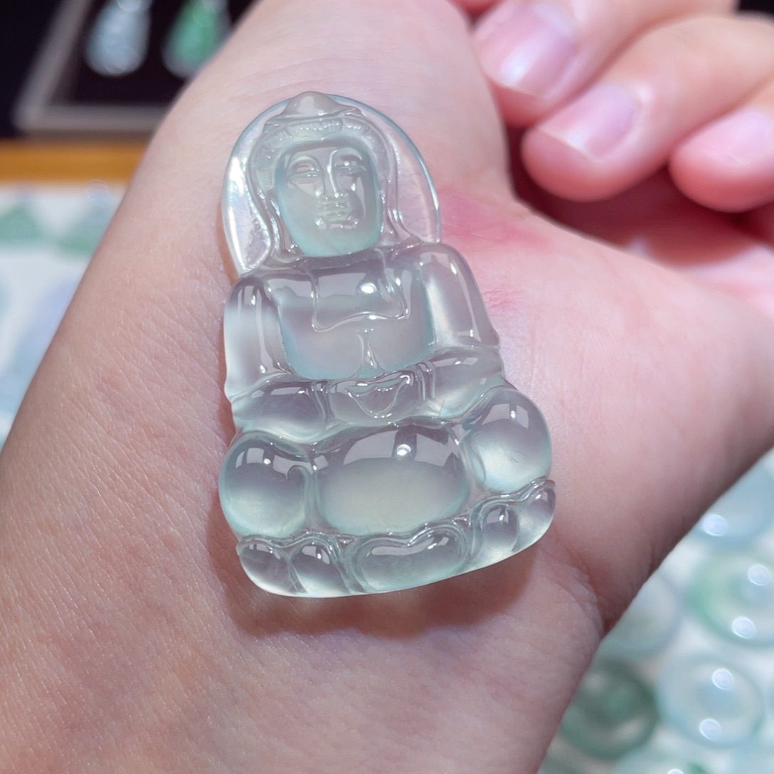 颈饰未镶嵌翡翠观音