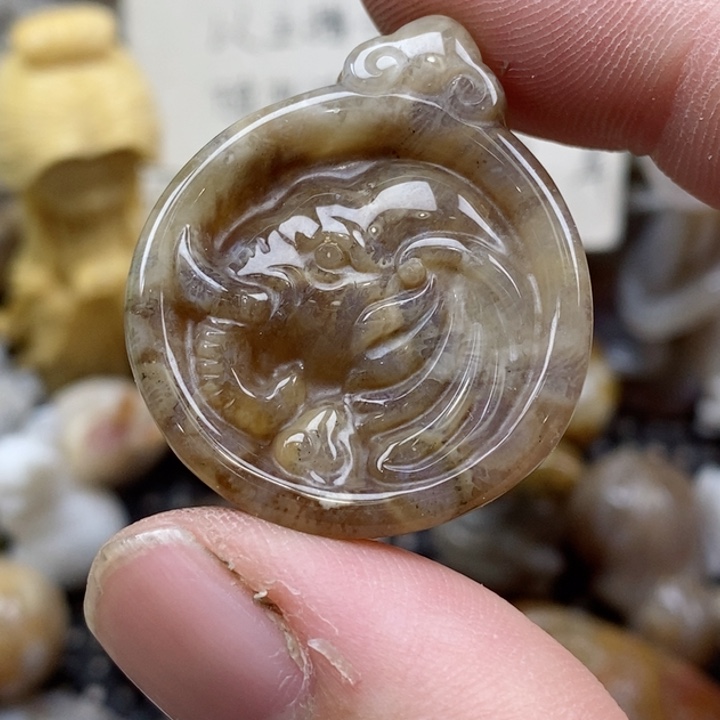 颈饰未镶嵌硅化珊瑚（珊瑚玉）小
