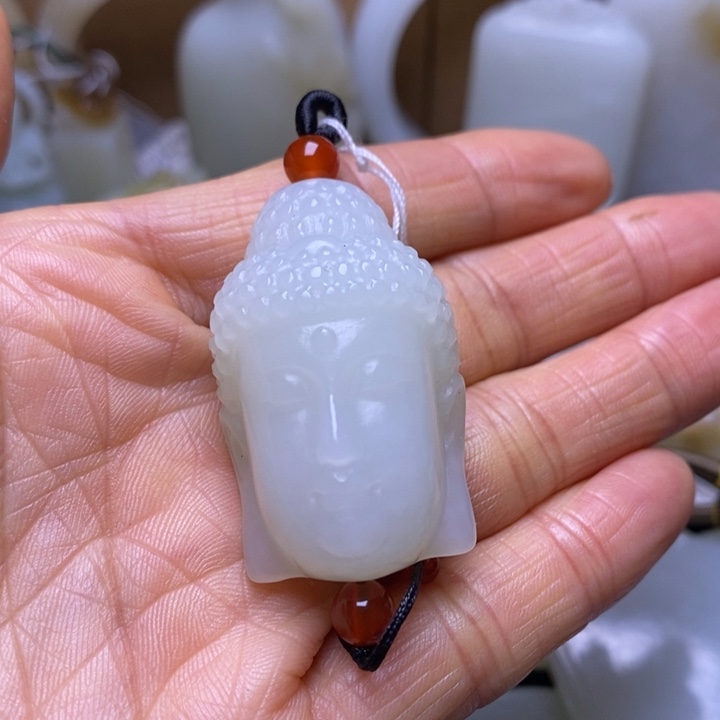 和田玉未镶嵌把件