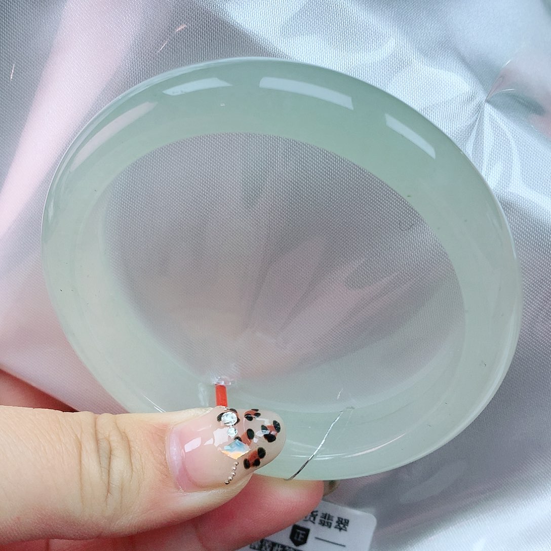 翡翠手镯未镶嵌58圈