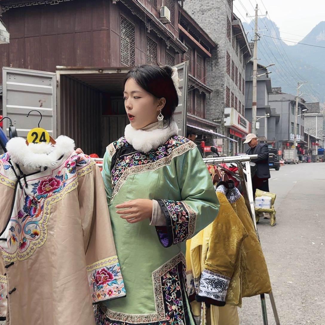 梦***星湘西苗族刺绣加厚 150 130斤