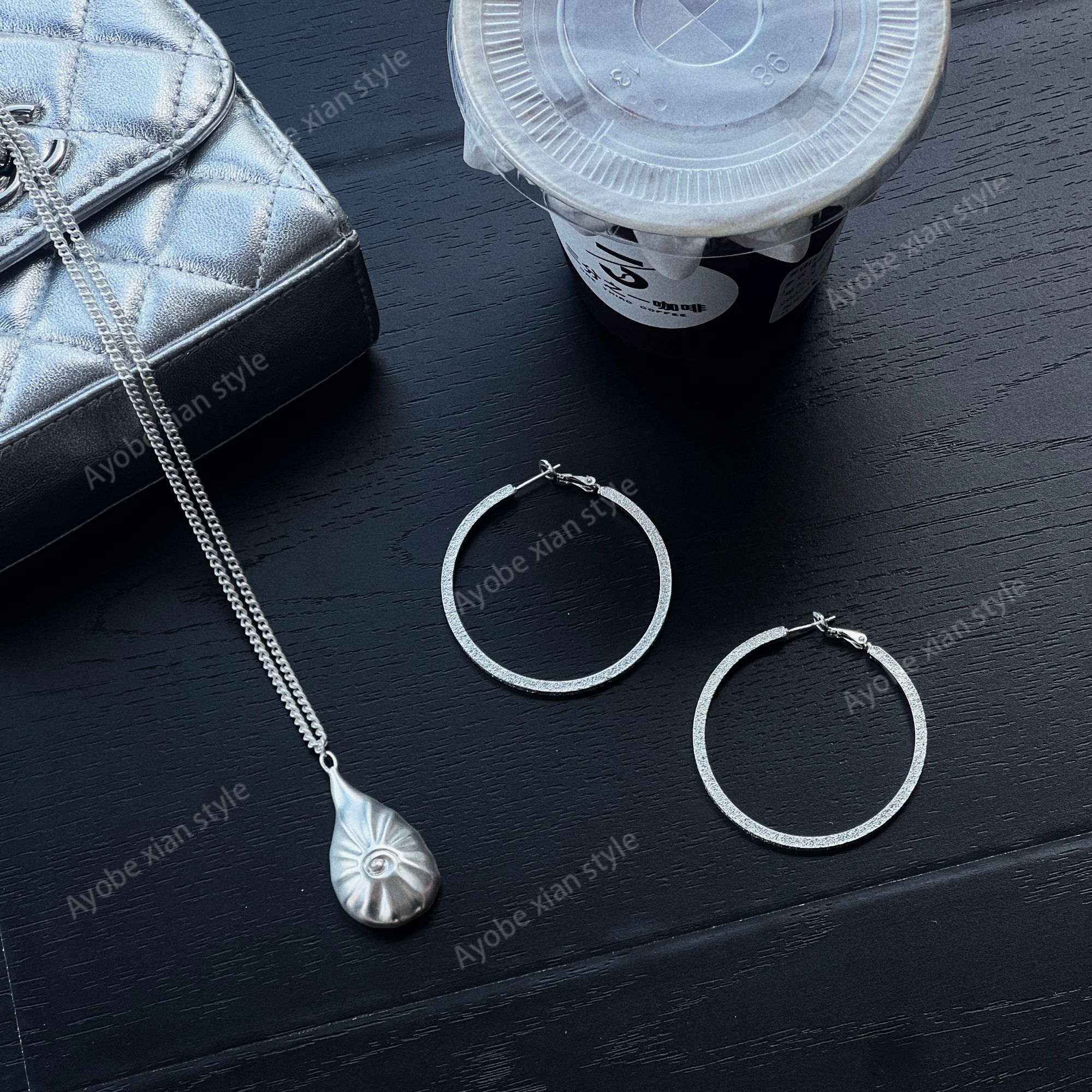 【Ayobe】名利女主~波光粼粼素圈夸张耳饰气质配饰单品耀眼大圆圈