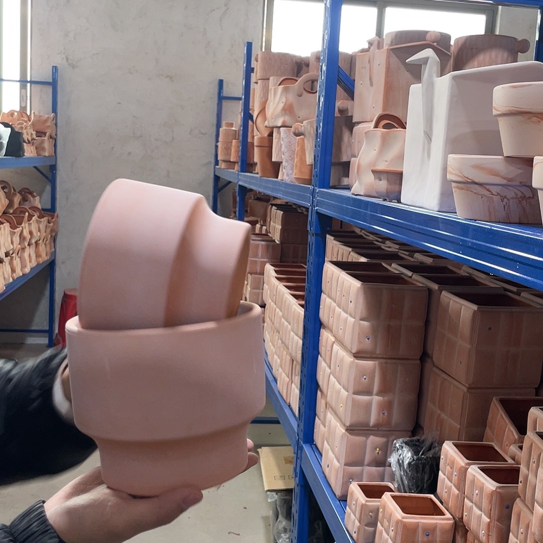 红陶两个 一大一小