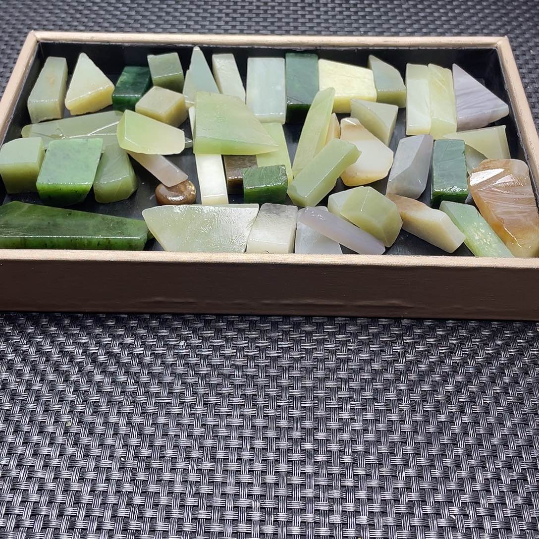 荔***波和田玉（糖玉）未镶嵌珠宝半成品