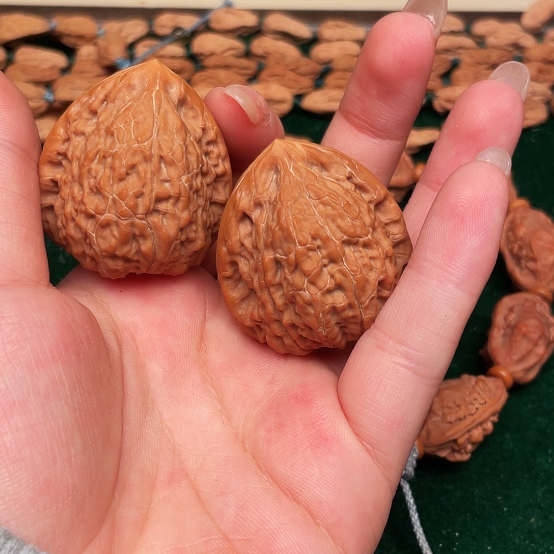 你***好文玩核桃吊坠蛇王