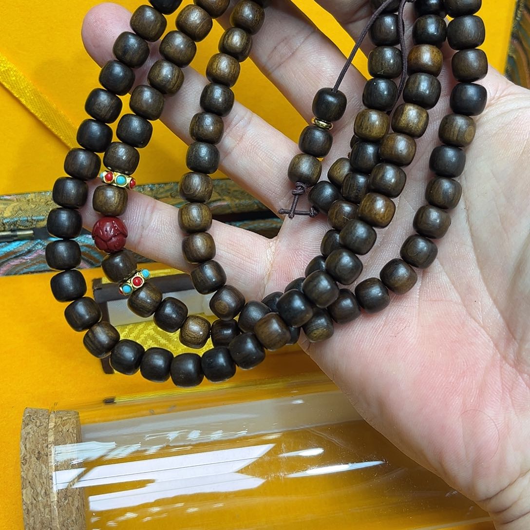 大叶紫檀（黑酸枝木类）