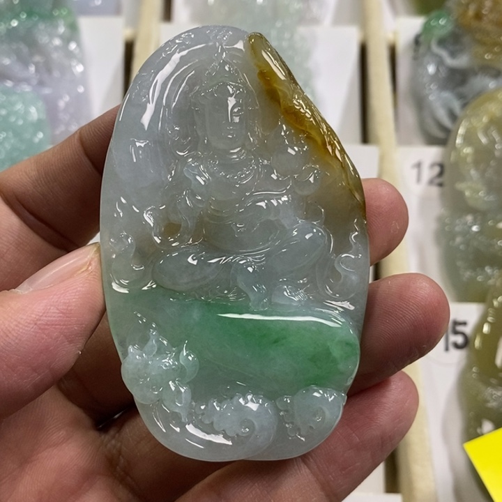 颈饰未镶嵌翡翠水月观音