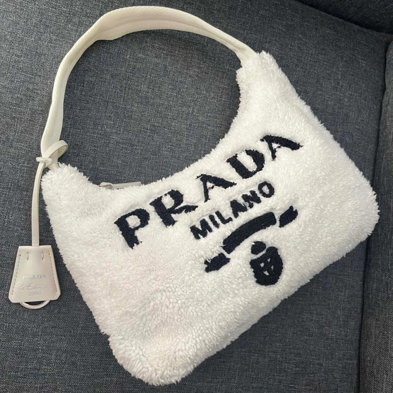 95新 Prada/普拉达 蔚蓝/熊猫色 hobo 2000 腋下包