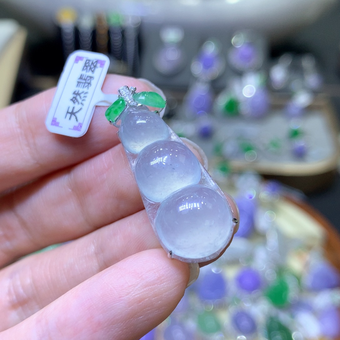 【闪购商品】翡翠颈饰18K金镶嵌翡翠吊坠项链