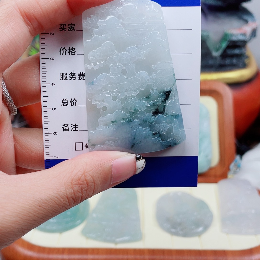 翡翠未镶嵌项圈山水