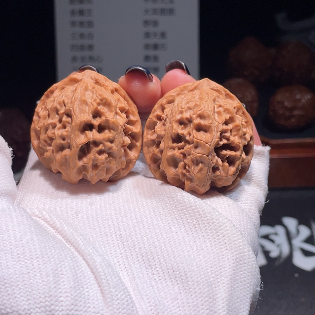 w***文玩核桃吊坠3535苹果园6332