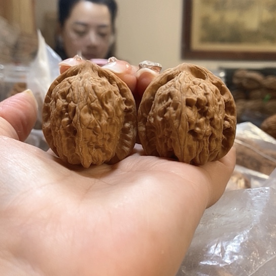 文玩核桃吊坠37狼牙山