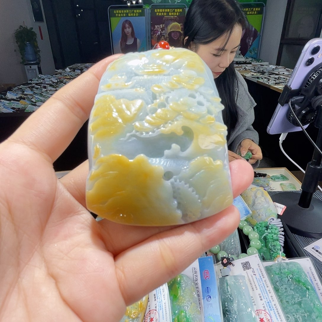 颈饰未镶嵌翡翠一