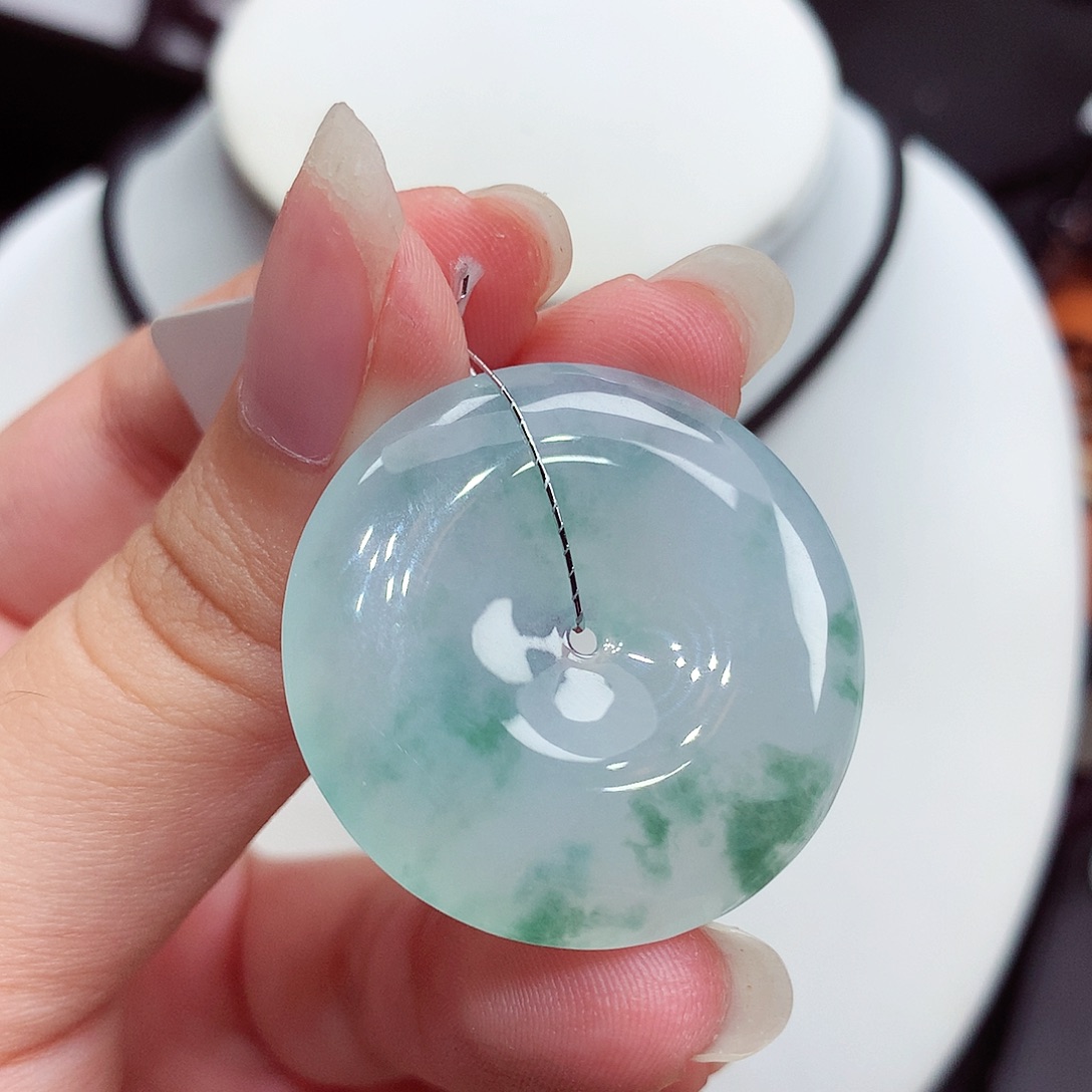 翡翠未镶嵌颈饰翡翠129，31.5/5.4