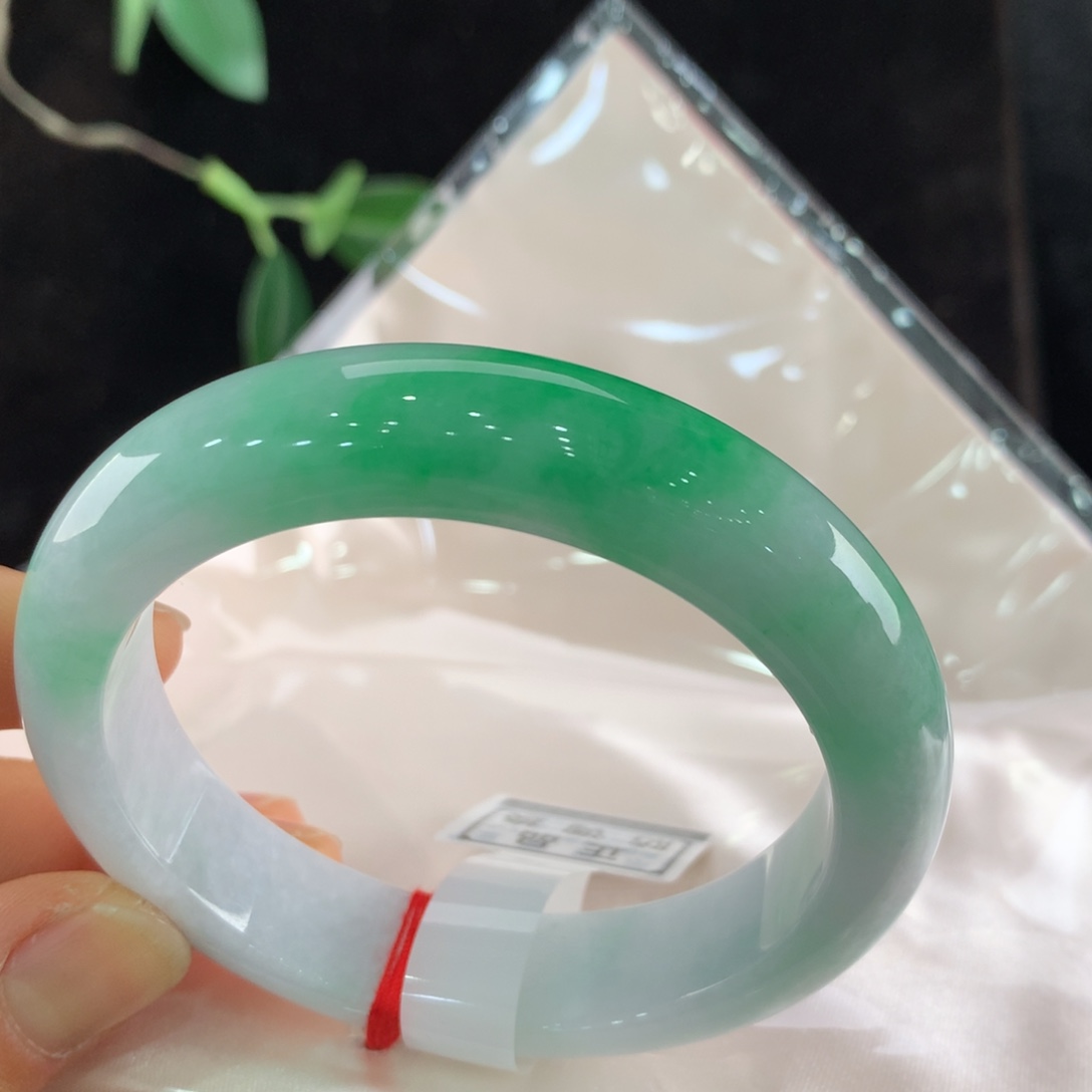 翡翠手镯未镶嵌111-0134