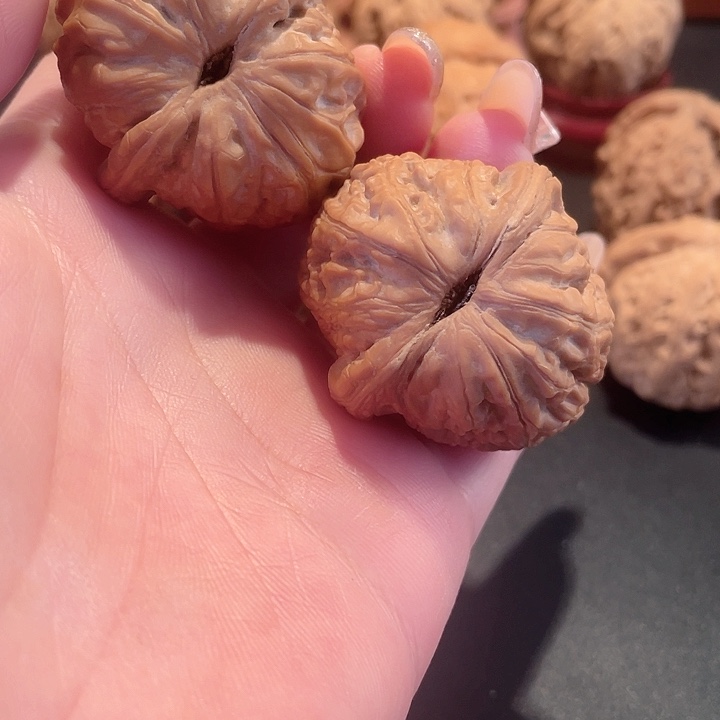 文玩核桃把件虎****！元宝