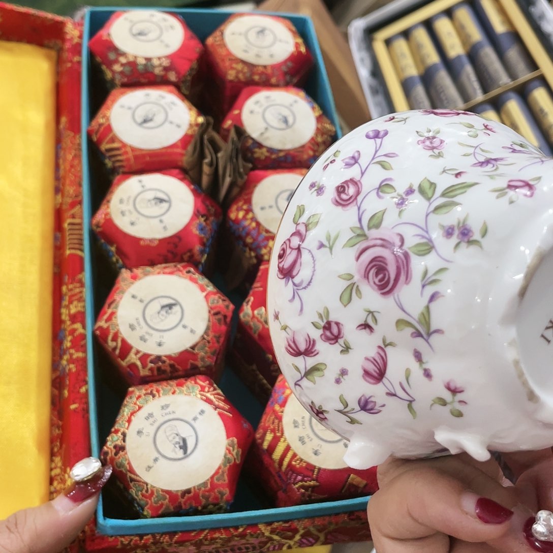 干净利落咯来咯斤斤计较咯咯