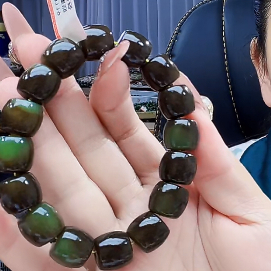 纯天然和田玉新疆若羌青黄口带油沁14