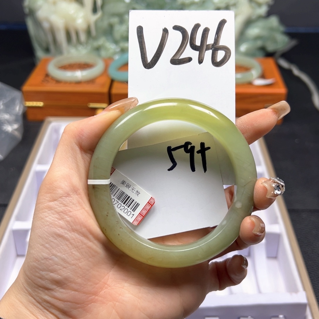 蛇纹石玉手镯未镶嵌