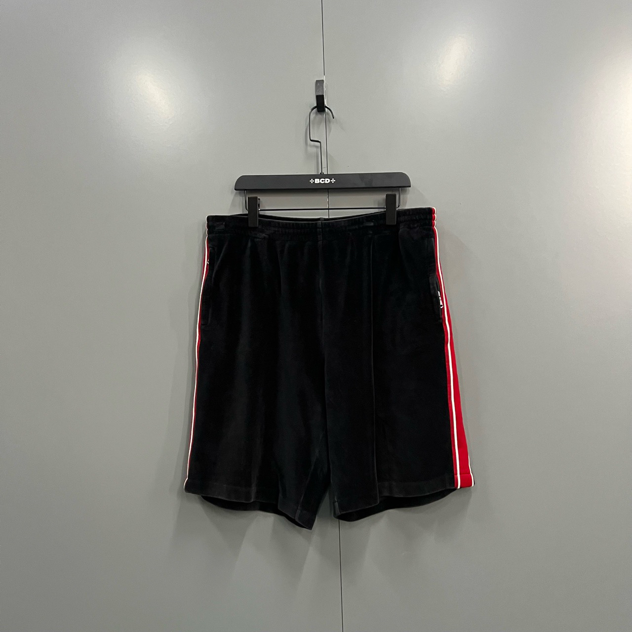 95新 GUCCI/古驰 黑丝绒侧边条纹短裤 XL码/95新