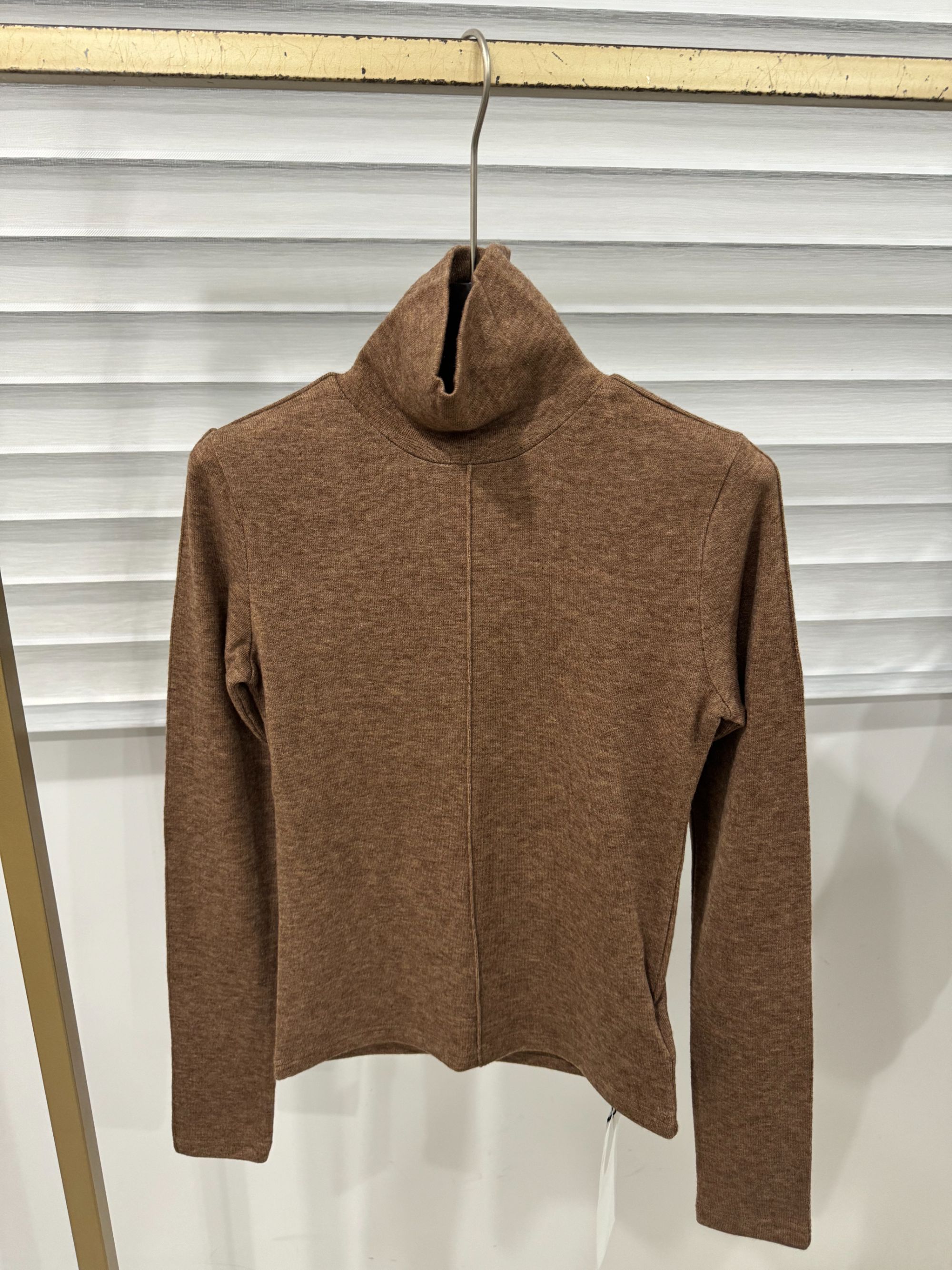 【吉卡思】半高领常规款休闲打底衫上衣拼接堆堆领翻领衫