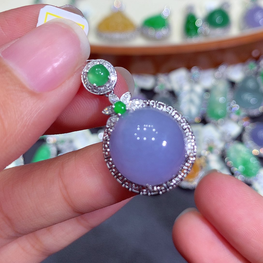 翡翠吊坠(不含链)18K金镶嵌