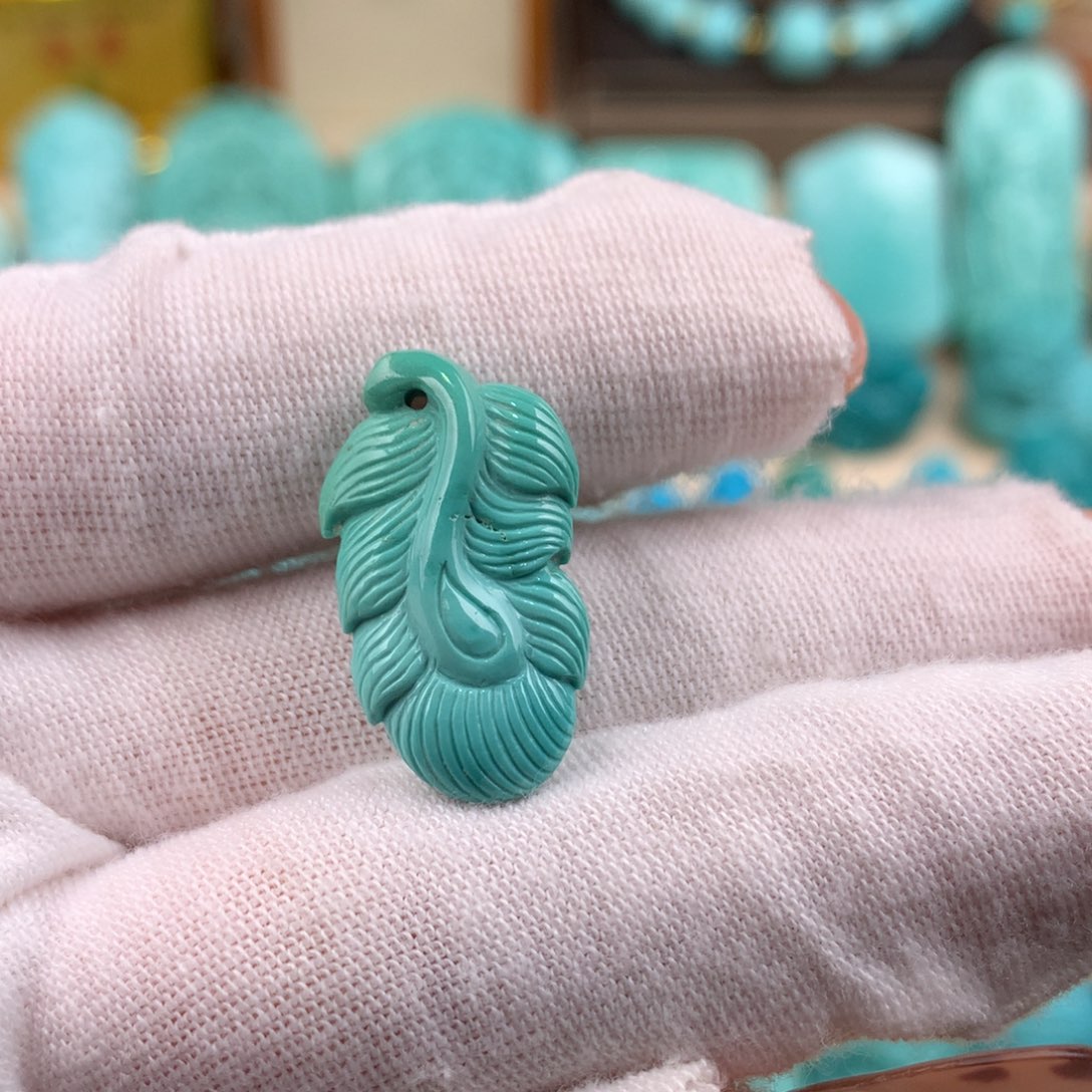 绿松石未镶嵌羽毛吊坠