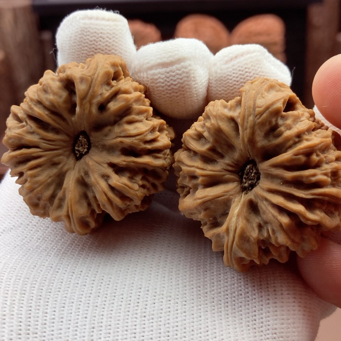 文玩核桃把件拉丝正团子39.6.42.6克单不差