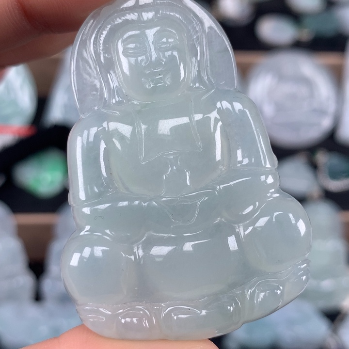 颈饰未镶嵌翡翠观音