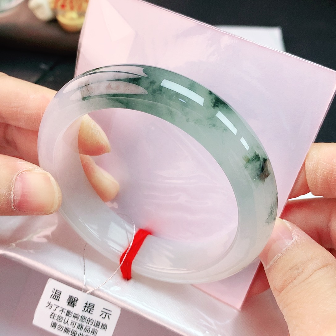 翡翠手镯未镶嵌55轮胎