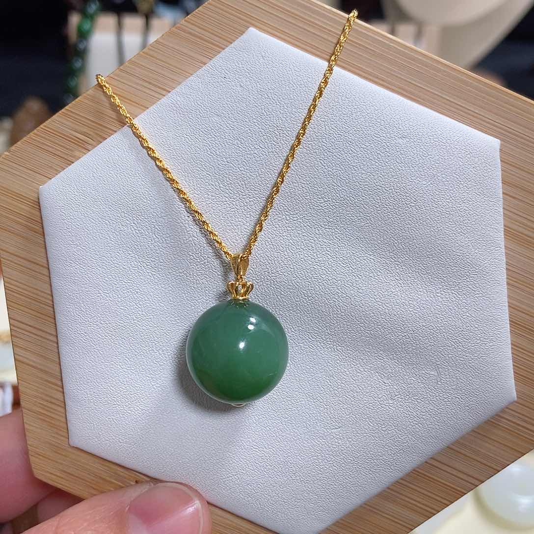 和田玉吊坠(赠链)18K金镶嵌单*