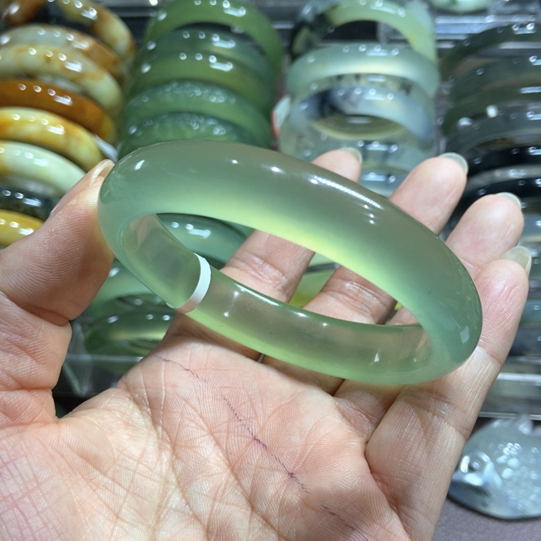 蛇纹石玉未镶嵌手镯62