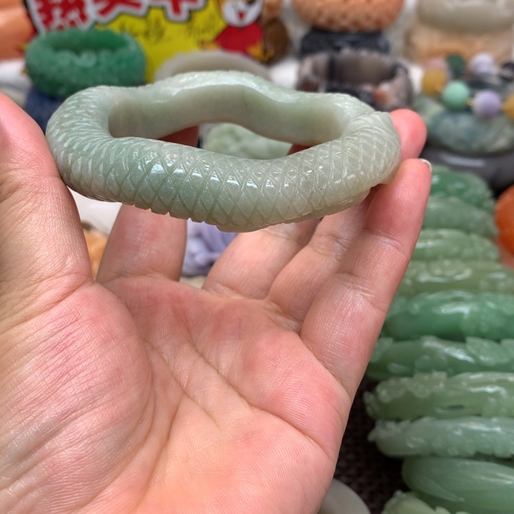 石英质玉手镯未镶嵌?***生