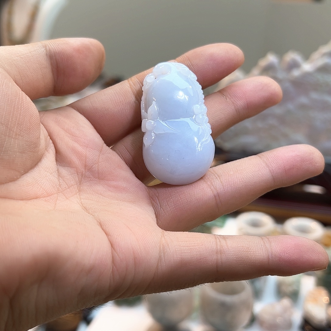 翡翠未镶嵌颈饰挂件