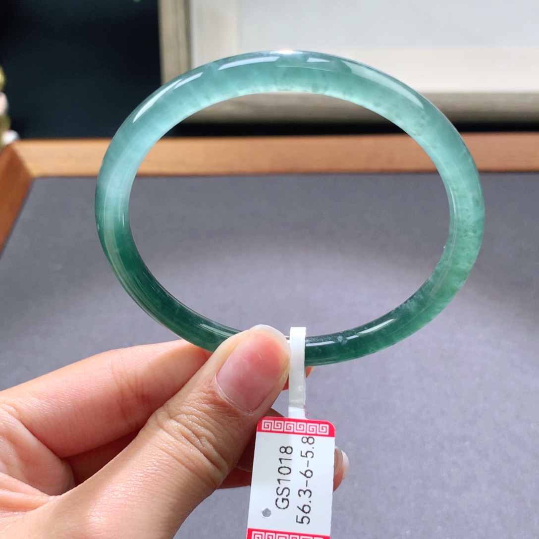 翡翠手镯未镶嵌天然翡翠手镯叮当镯